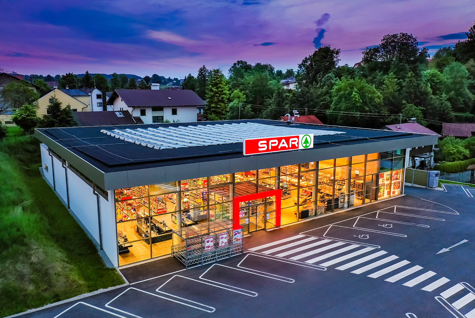 Sparmarkt in Ostermiething von Jürgen MATZER Architekten